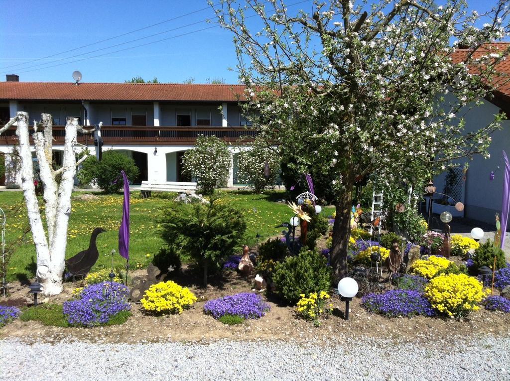 Paga Hotel Aidenbach エクステリア 写真