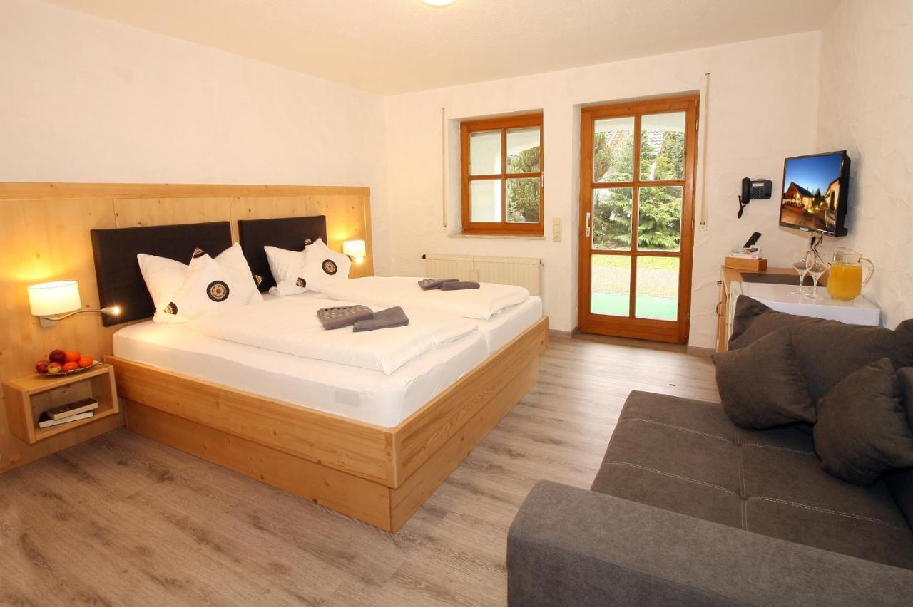 Paga Hotel Aidenbach エクステリア 写真